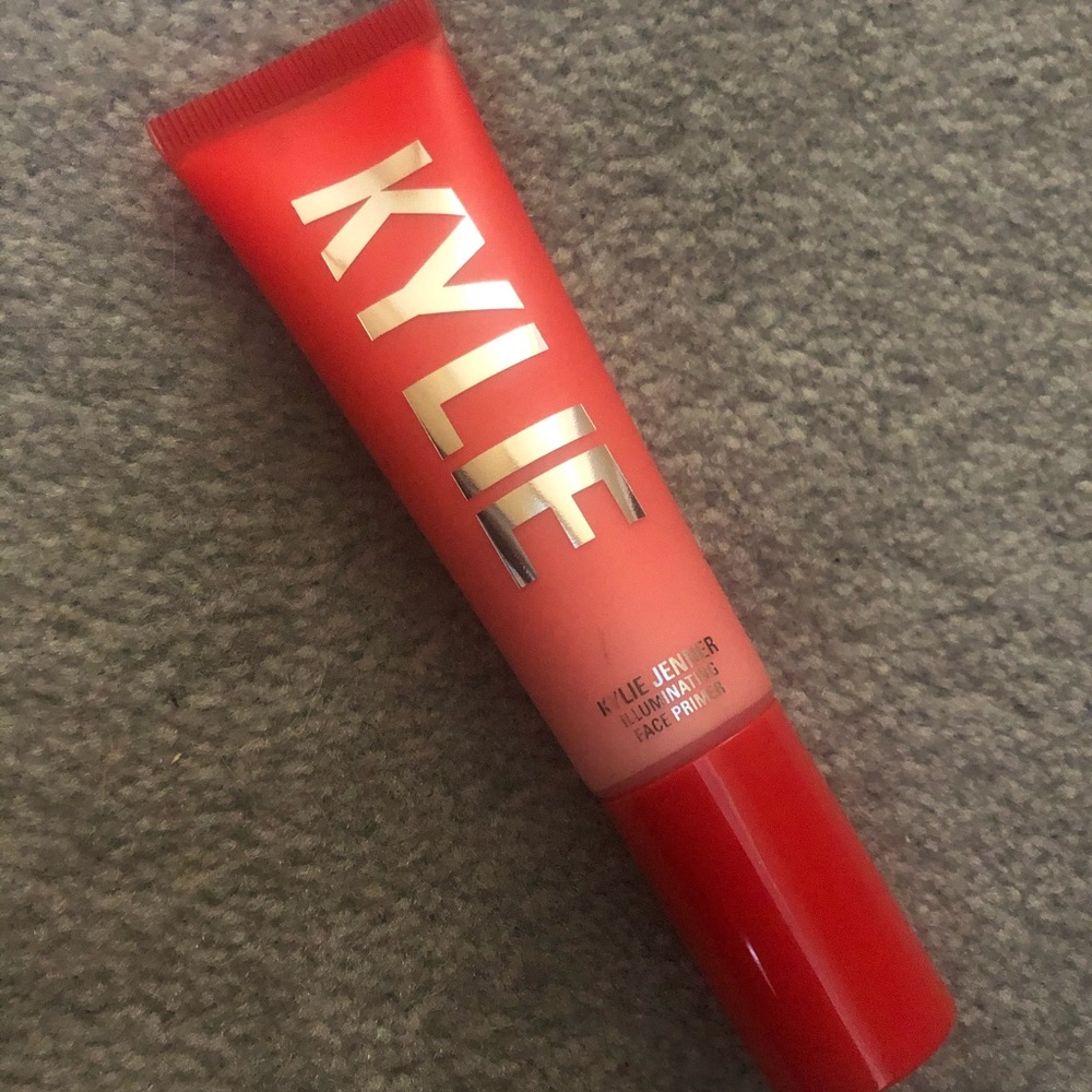 Kylie Cosmetics Illuminating Face Primer